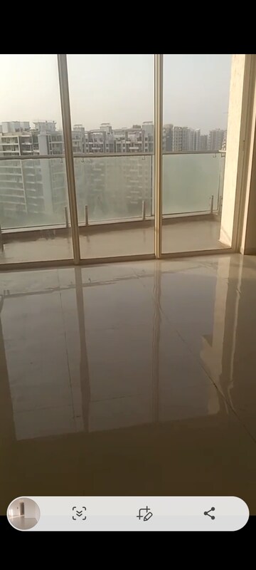 Room in 4 BHK Apartment at Pharande Puneville, Tathawade – for Rent