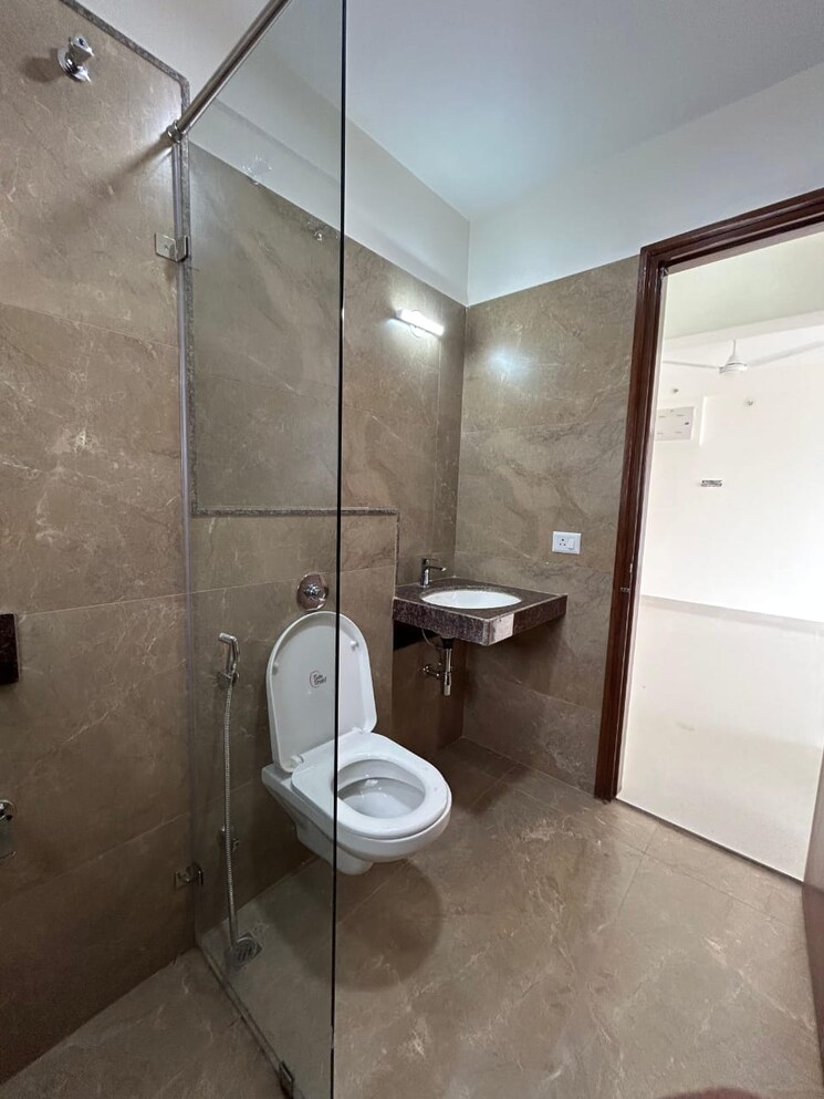 Bathroom, amanora-ascent-towers 2 Bedroom 1250 Sq.Ft. Apartment In Hadapsar Pune 8648406