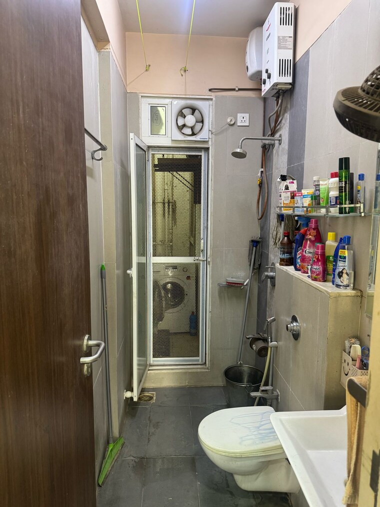 Bathroom, ashar-sapphire 2 Bedroom 649 Sq.Ft. Apartment In Kapur Bawdi Thane 8648409