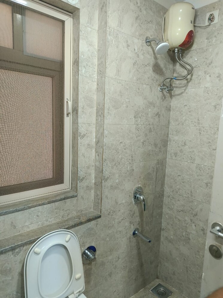 Bathroom, sheth-vasant-oasis 2 Bedroom 670 Sq.Ft. Apartment In Andheri East Mumbai 8648429