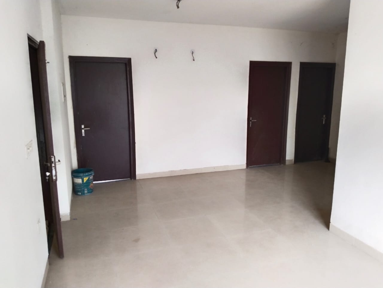 4 BHK + Servant Room 300 Sq.Yd. Builder Floor in BPTP Parklands