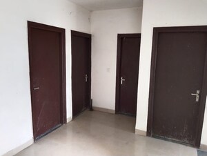 Room in 4 BHK Builder Floor at BPTP Parklands, Sector 76 – for Sale