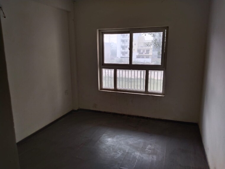 Room, bptp-parklands 4 Bedroom 300 Sq.Yd. Builder Floor In Sector 76 Faridabad 8648459