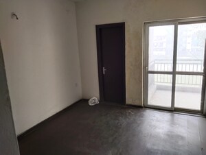 Room in 4 BHK Builder Floor at BPTP Parklands, Sector 76 – for Sale