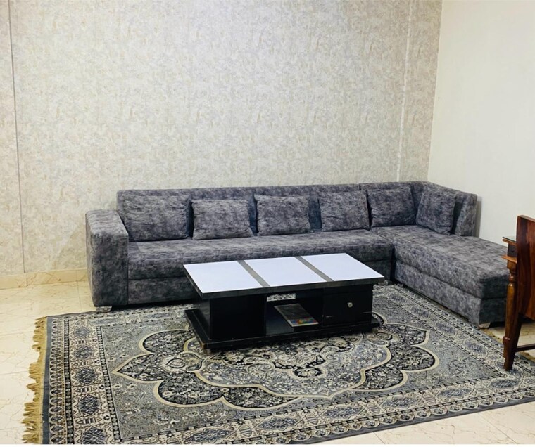 Living Room, parklands 3 Bedroom 250 Sq.Yd. Builder Floor In Sector 85 Faridabad 8648449