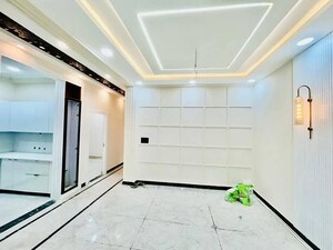 Room in 3 BHK Builder Floor at Green Fields Colony – for Sale