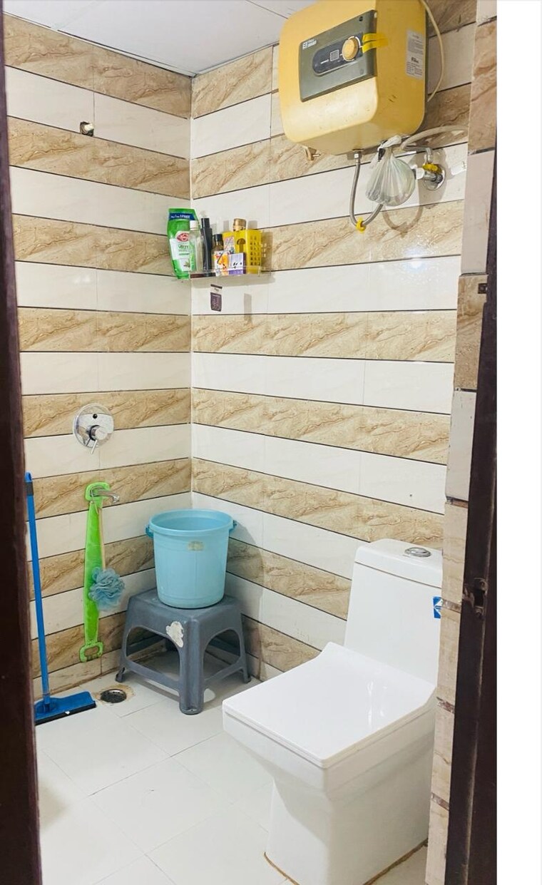 Bathroom, bptp-parkland 3 Bedroom 250 Sq.Yd. Builder Floor In Sector 75 Faridabad 8648524