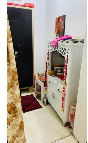 Furnished Amenities in 3 BHK Builder Floor at BPTP Parkland, Sector 75 – for Sale