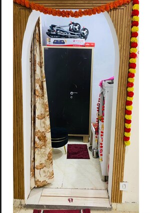 Building Lobby in 3 BHK Builder Floor at BPTP Parkland, Sector 75 – for Sale