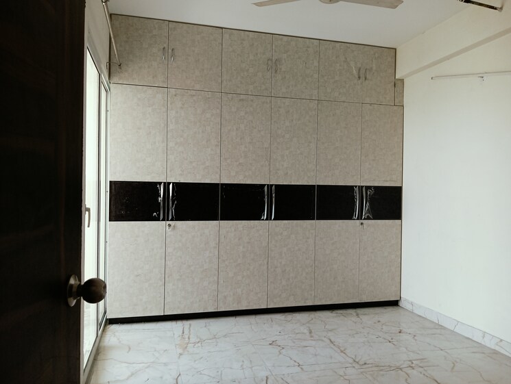 Bathroom, landcraft-golflinks-plaza 3 Bedroom 1380 Sq.Ft. Apartment In Pandav Nagar Ghaziabad 8648544