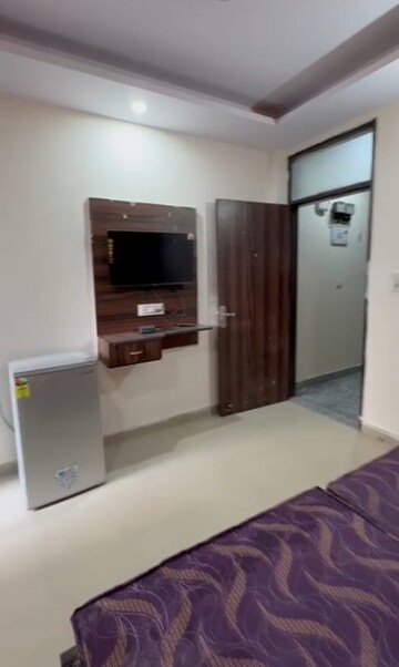 Furnished Amenities in 1 RK Apartment at DLF City Phase III, Sector 24 – for Rent