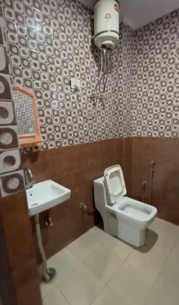 Bathroom in 1 RK Apartment at DLF City Phase III, Sector 24 – for Rent