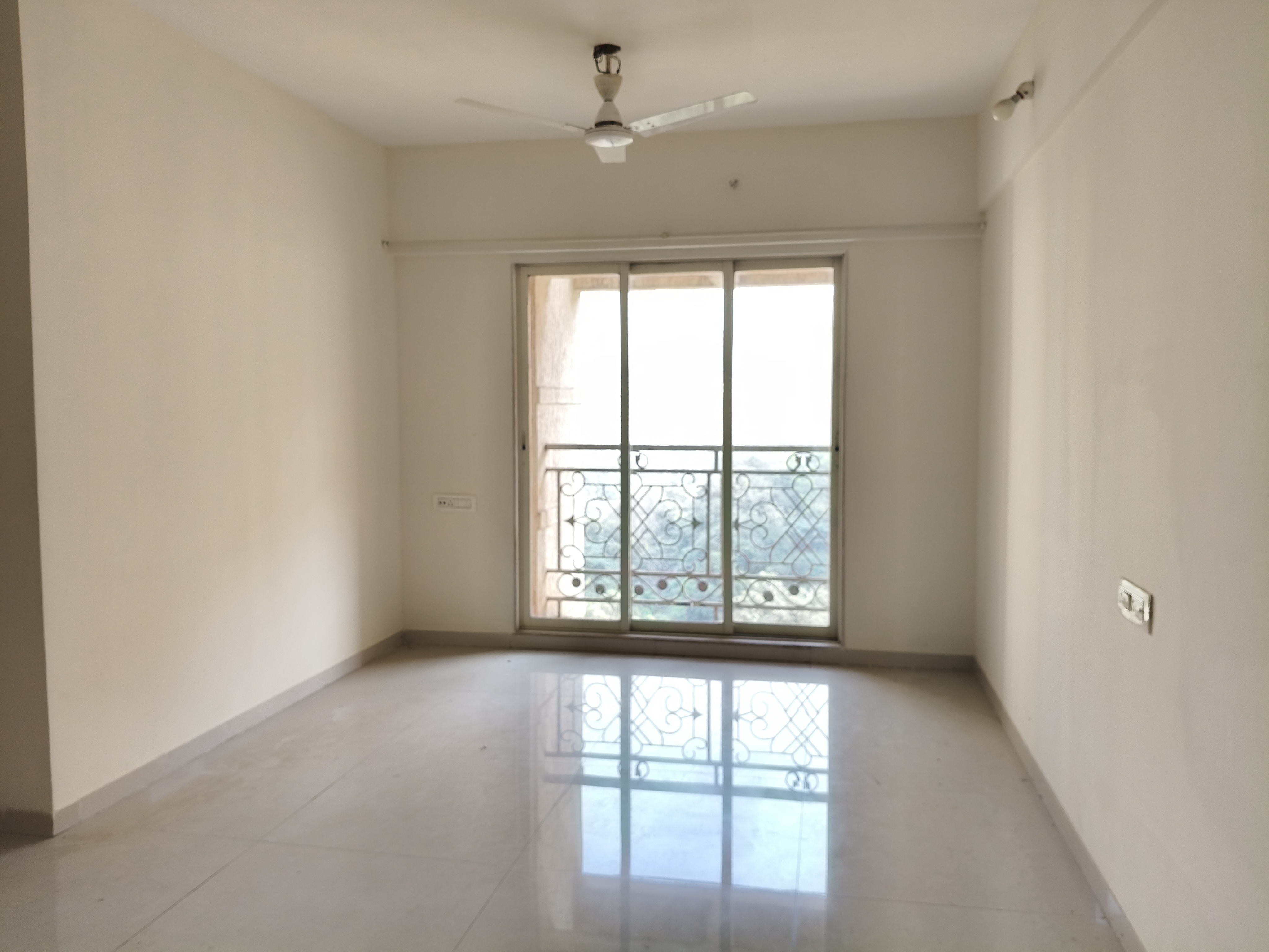 1 BHK 550 Sq.Ft. Apartment in Hiranandani Estate Flora
