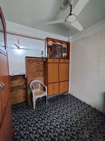 Bedroom in 2 BHK Apartment at Kothrud – for Rent