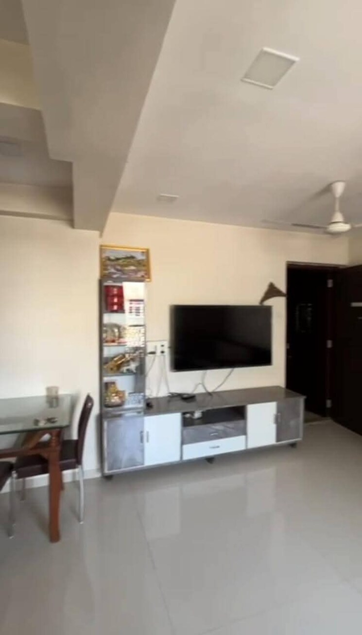 Master Bedroom, kunj-vihar-vile-parle-west 2 Bedroom 750 Sq.Ft. Apartment In Vile Parle West Mumbai 8648666
