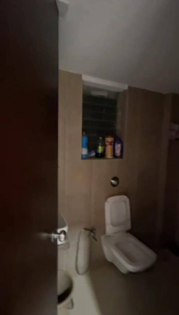 Bathroom, kunj-vihar-vile-parle-west 2 Bedroom 750 Sq.Ft. Apartment In Vile Parle West Mumbai 8648666