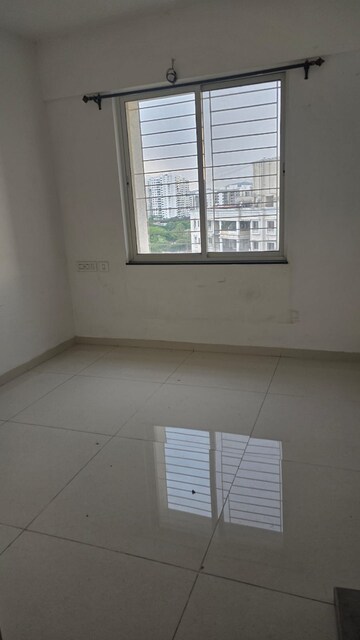Room in 3 BHK Apartment at Gaikwad Vaidehi Riviera, Bavdhan – for Rent