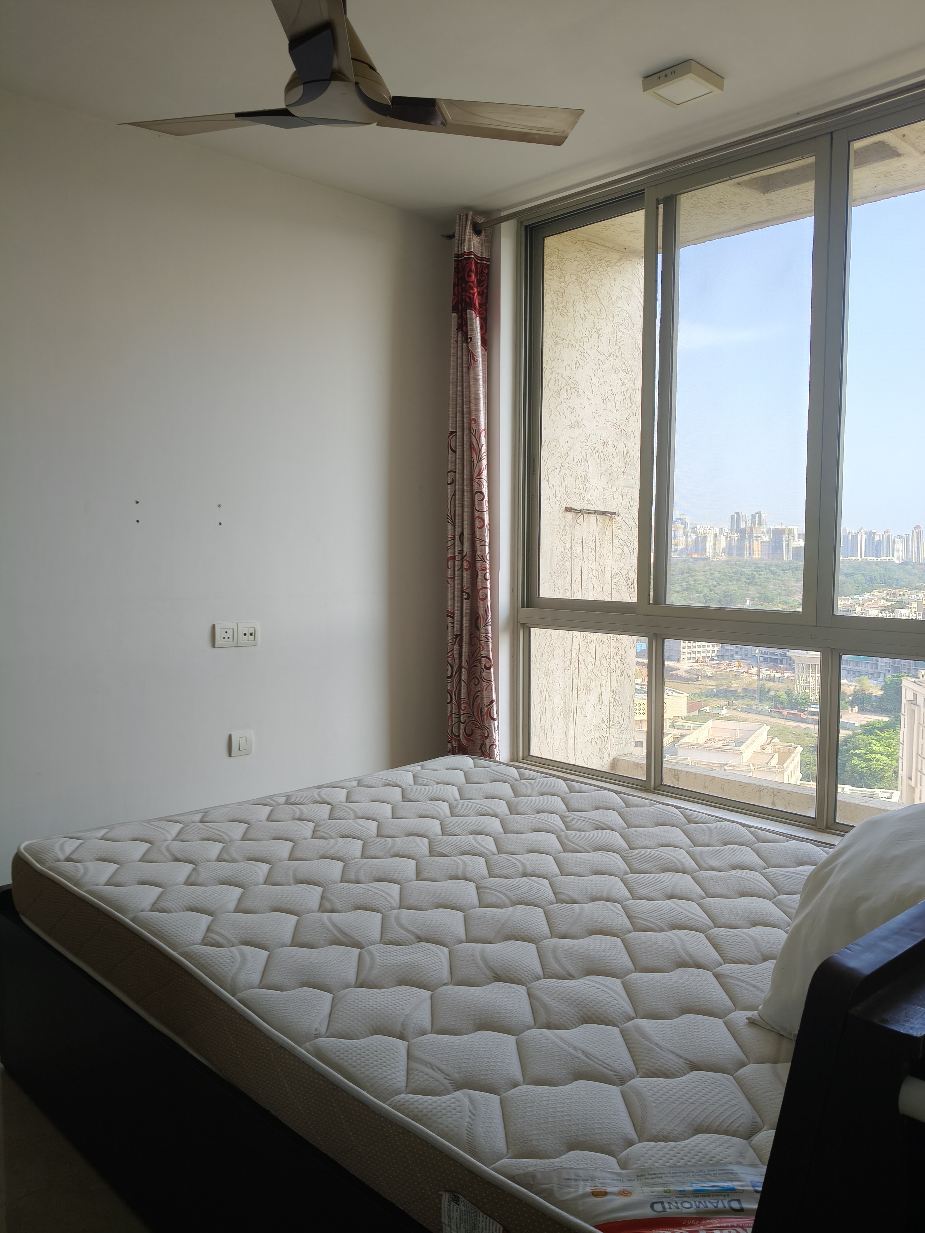 1 BHK 650 Sq.Ft. Apartment in Hiranandani Estate Crown