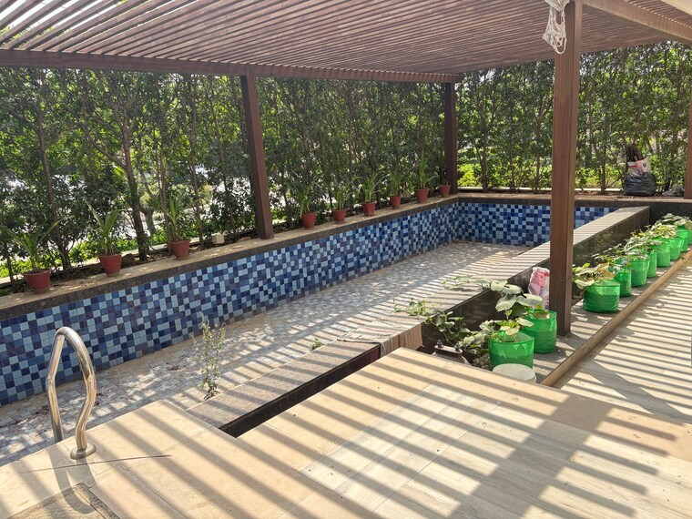 Swimming Pool, puri-anand-villas-phase-ii 3.5 Bedroom 1940 Sq.Ft. Apartment In Sector 81 Faridabad 8648692