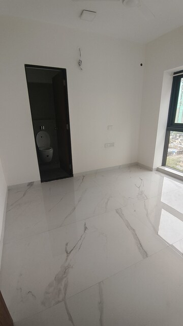 Furnished Amenities in 2 BHK Apartment at Level The Residences, Andheri West – for Rent