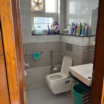 Bathroom in 4 BHK Apartment at DLF Express Greens, Manesar Sector 1a – for Sale