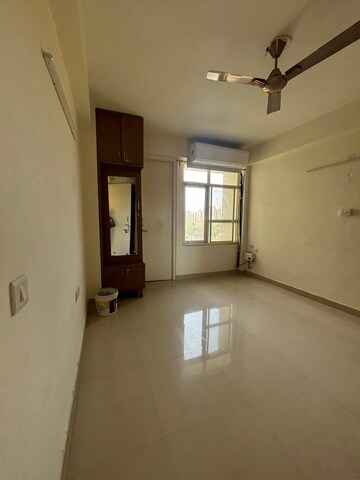 Room in 3 BHK Builder Floor at Ansal Sushant Apartments, Sushant Lok I – for Rent