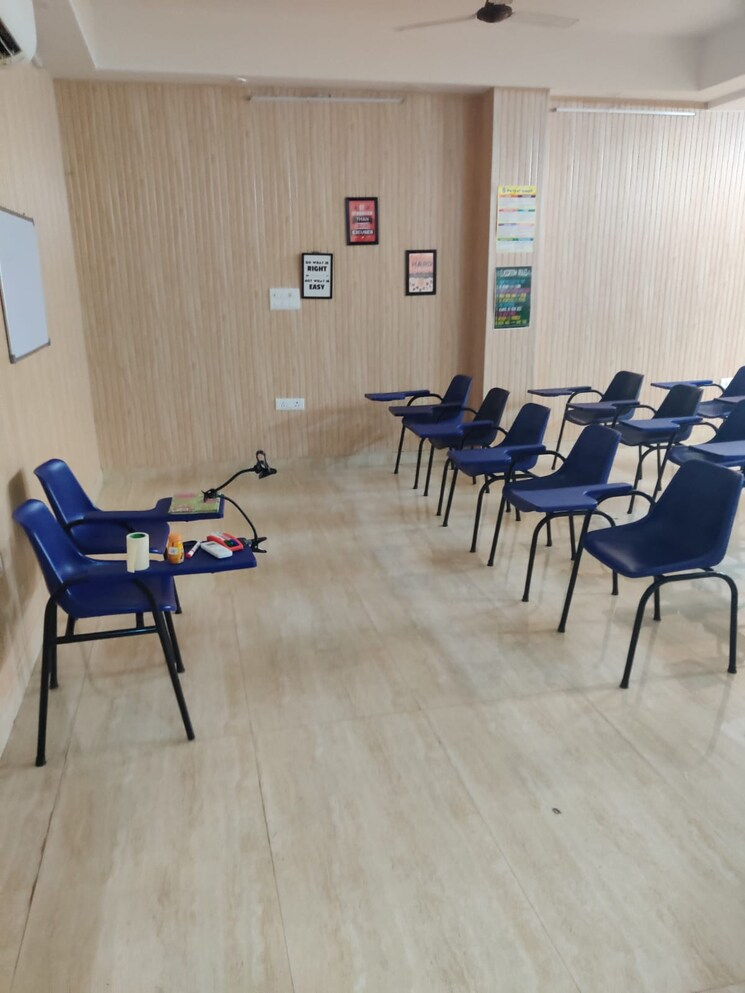 Team Area, green park extension Commercial Office Space 1000 Sq.Ft. In Green Park Extension Delhi 8648723