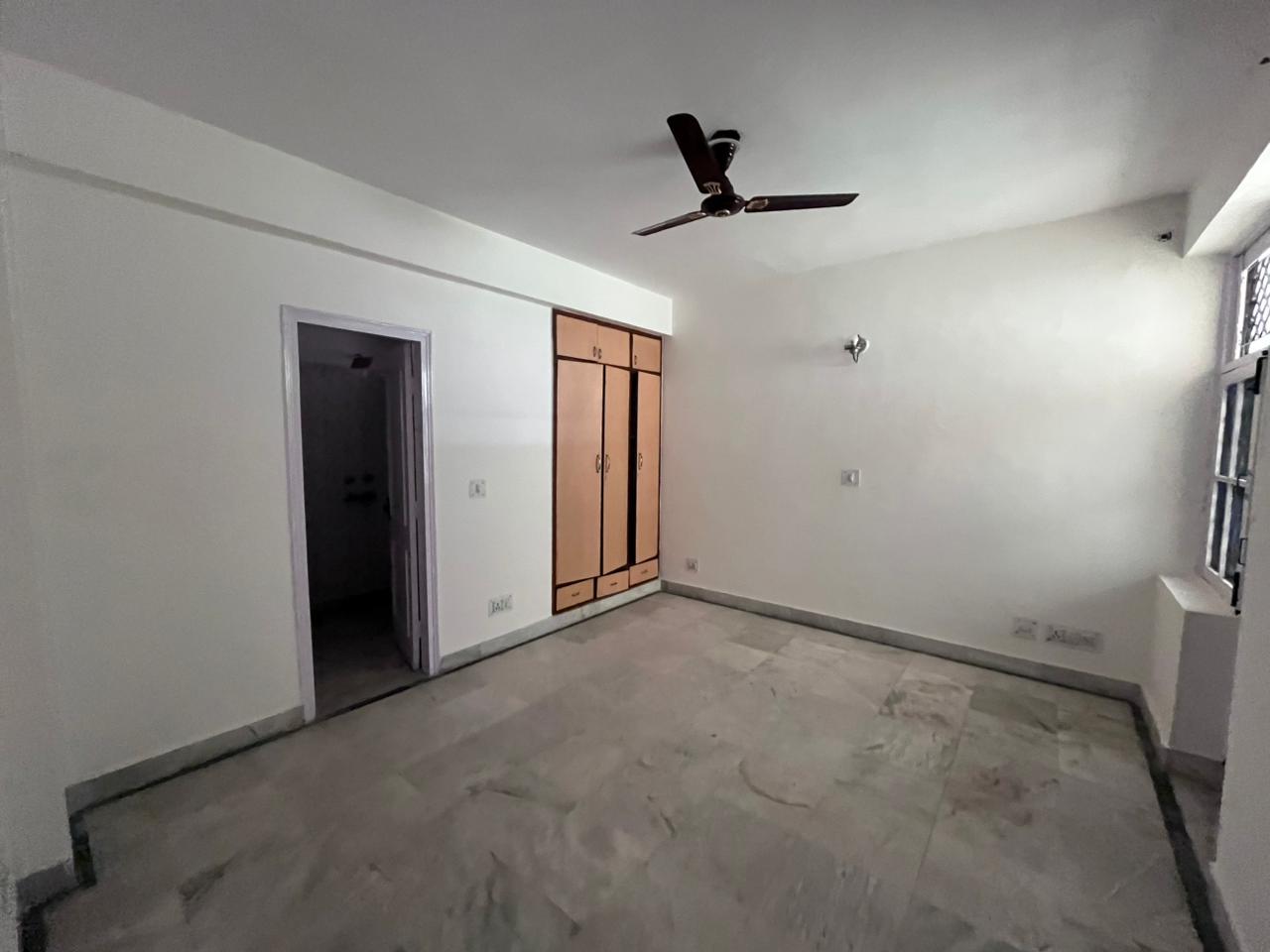 3 BHK 215 Sq.Ft. Builder Floor in DLF Super Mart 2