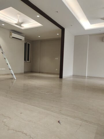 Furnished Amenities in 4 BHK Builder Floor at East Of Kailash – for Rent