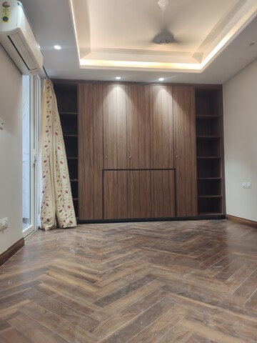 Furnished Amenities in 4 BHK Builder Floor at East Of Kailash – for Rent