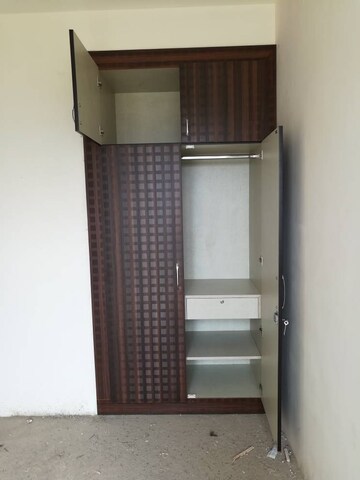 Furnished Amenities in 2 BHK Apartment at Mapsko Paradise, Sector 83 – for Rent