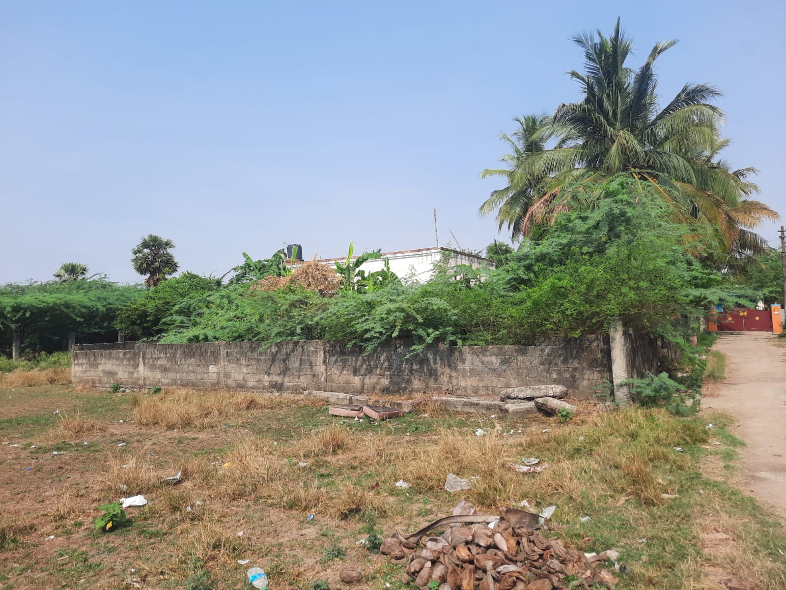 Plot For Sale in Erikarai Road