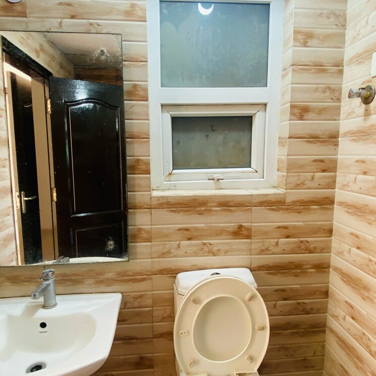 Bathroom, omaxe-ambrosia 3 Bedroom 1560 Sq.Ft. Builder Floor In Mullanpur Chandigarh 8648877