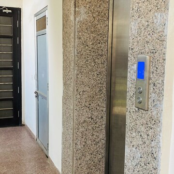 Building Lobby in 3 BHK Builder Floor at Omaxe Ambrosia, Mullanpur – for Rent