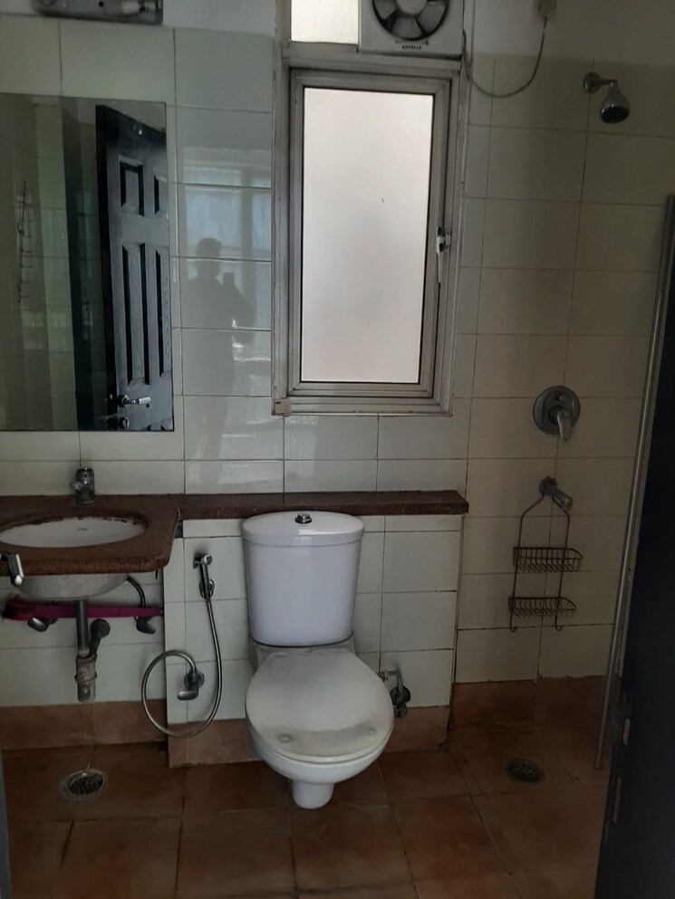 Bathroom, nirvana-courtyard 3 Bedroom 1450 Sq.Ft. Builder Floor In Sector 50 Gurgaon 8648910