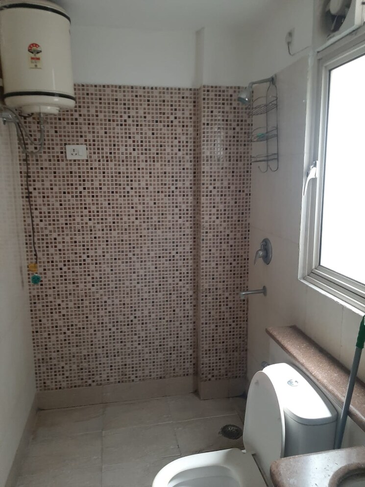 Bathroom, nirvana-courtyard 3 Bedroom 1450 Sq.Ft. Builder Floor In Sector 50 Gurgaon 8648910