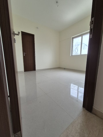 Room in 2 BHK Apartment at Omkar Signet, Malad East – for Sale