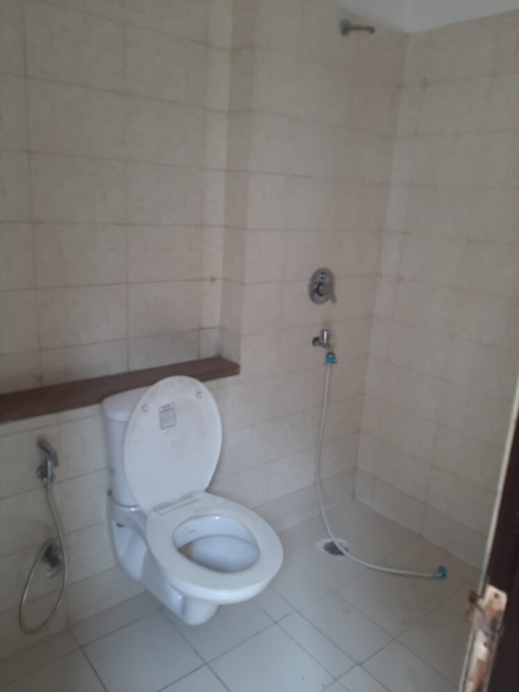 Bathroom, nirvana-courtyard 3 Bedroom 1450 Sq.Ft. Builder Floor In Sector 50 Gurgaon 8648910