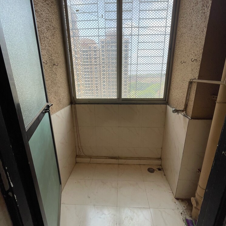 Bathroom, malad east 2 Bedroom 750 Sq.Ft. Apartment In Malad East Mumbai 8648978