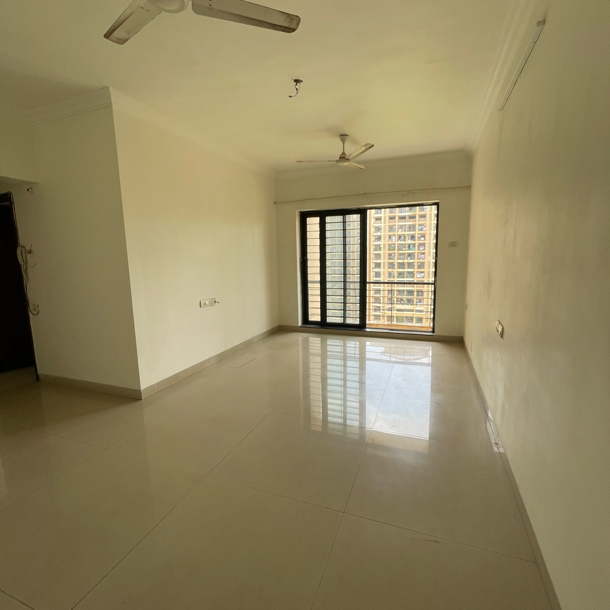 2 BHK Apartment For Rent in Raheja Heights