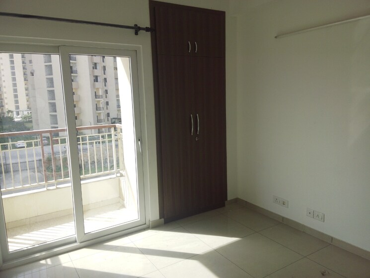 Room, gulshan-vivante 2.5 Bedroom 1220 Sq.Ft. Apartment In Sector 137 Noida 8648948