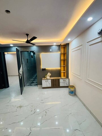 Room in 2 BHK Apartment at Saket – for Rent