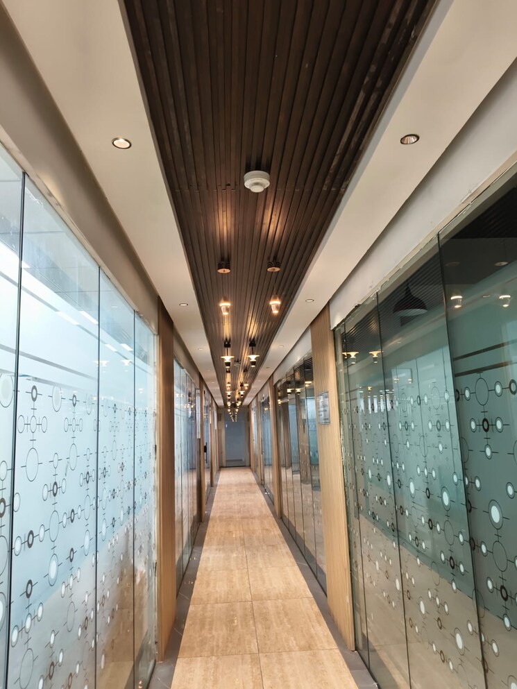 undefined, sector 16 Commercial Office Space 1000 Sq.Ft. In Sector 16 Noida 8649051