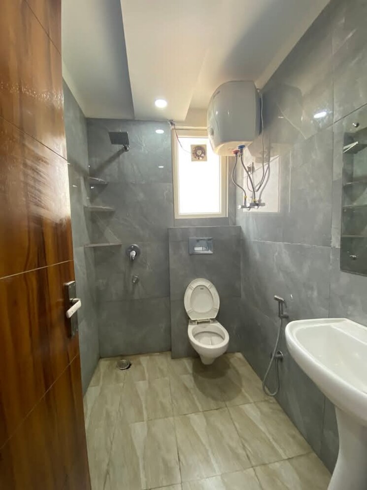 Bathroom, saket 1 Bedroom 600 Sq.Ft. Apartment In Saket Delhi 8649070