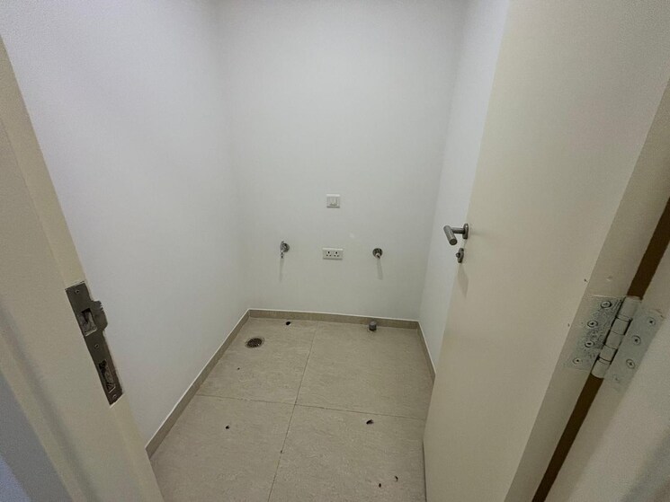 Bathroom, hiranandani-estate-pelican 3 Bedroom 931 Sq.Ft. Apartment In Ghodbunder Road Thane 8649185