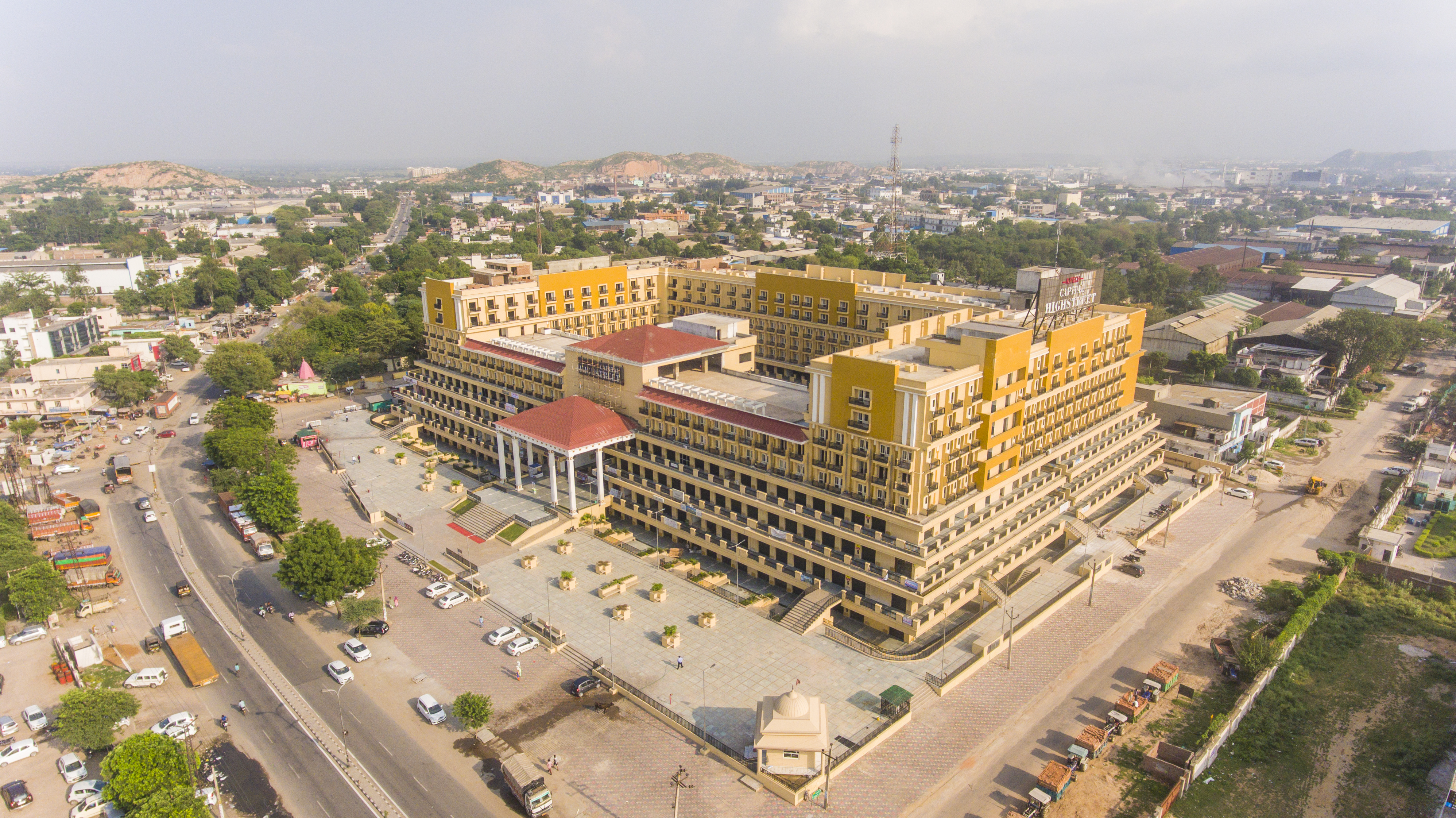 Retail Shop For Rent in Highstreet, R Tech