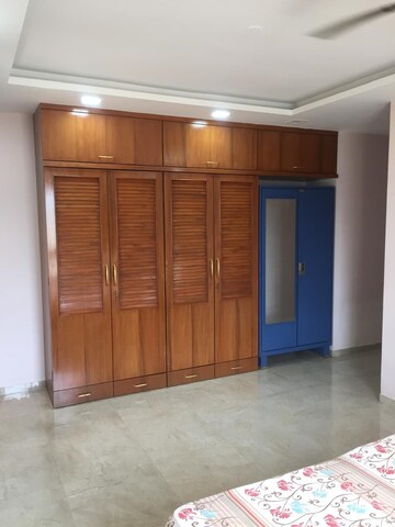Room in 3 BHK Apartment at Hiranandani Phillipa, Ghodbunder Road – for Rent
