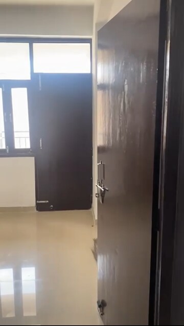 3 BHK Apartment For Rent in Wave City, Wave City