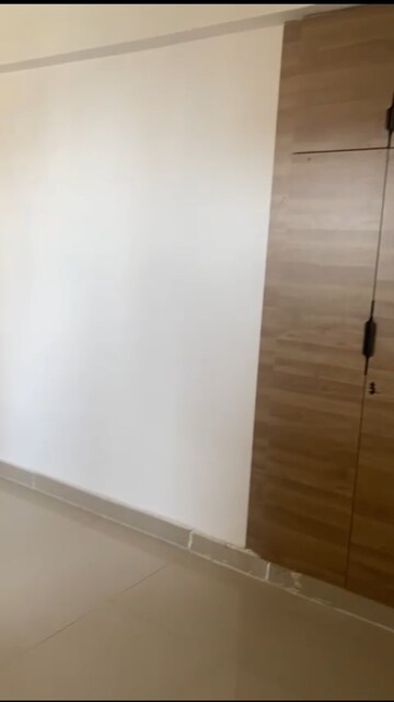 Room in 3 BHK Apartment at Wave City, Wave City – for Rent