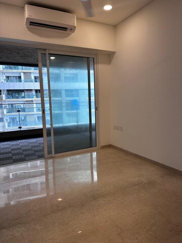 Room in 3 BHK Apartment at Lokhandwala Minerva Mahalaxmi, Mahalaxmi – for Rent